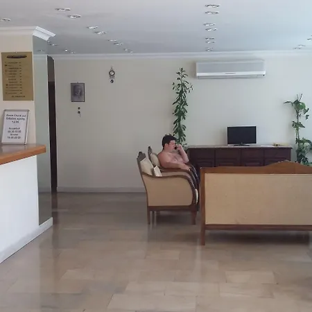 Unver 酒店 马尔马里斯