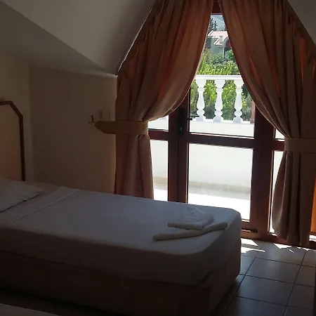 Unver マルマリス